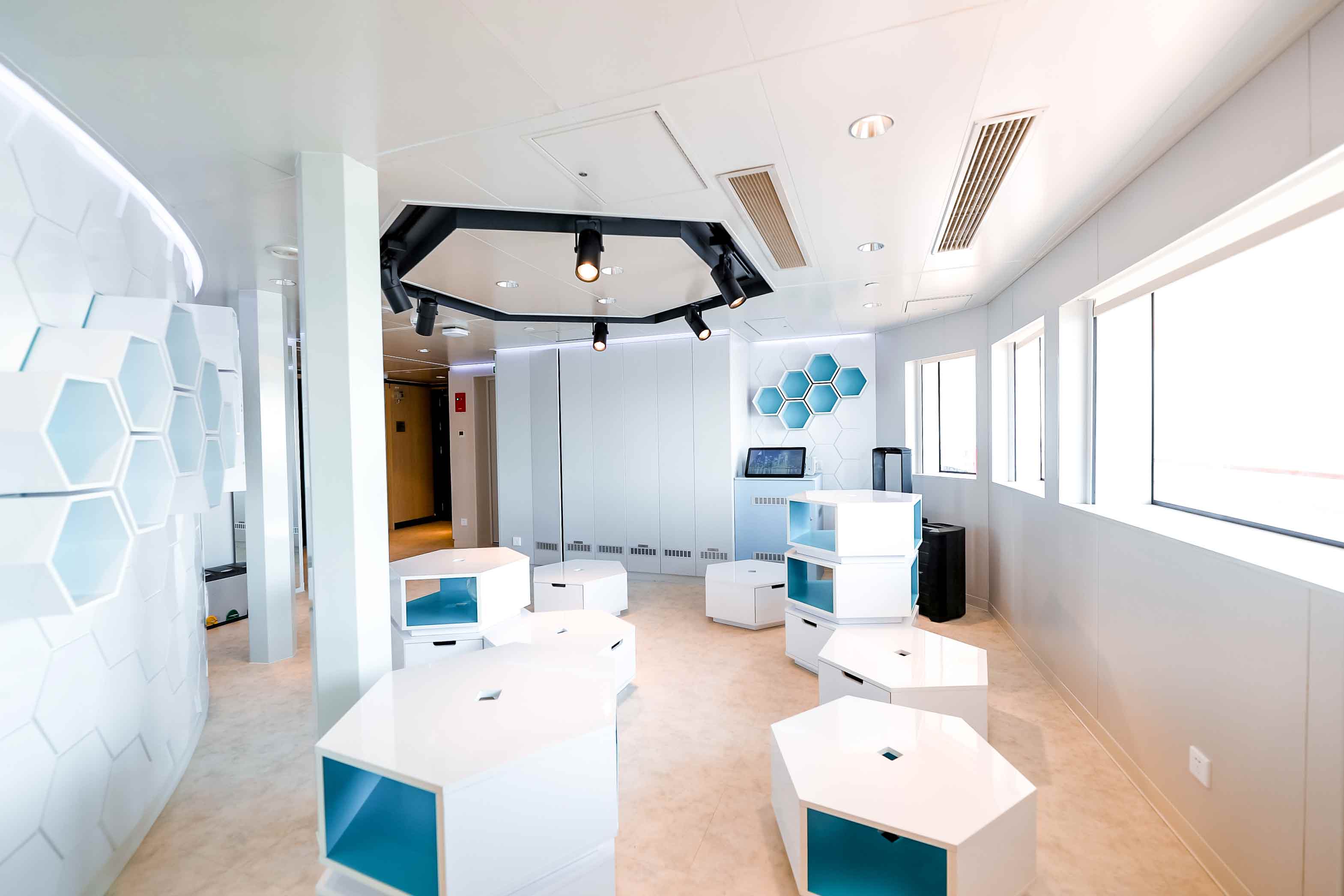 深圳大灣區(qū)一號(hào)游輪 深圳大灣區(qū)一號(hào)游輪