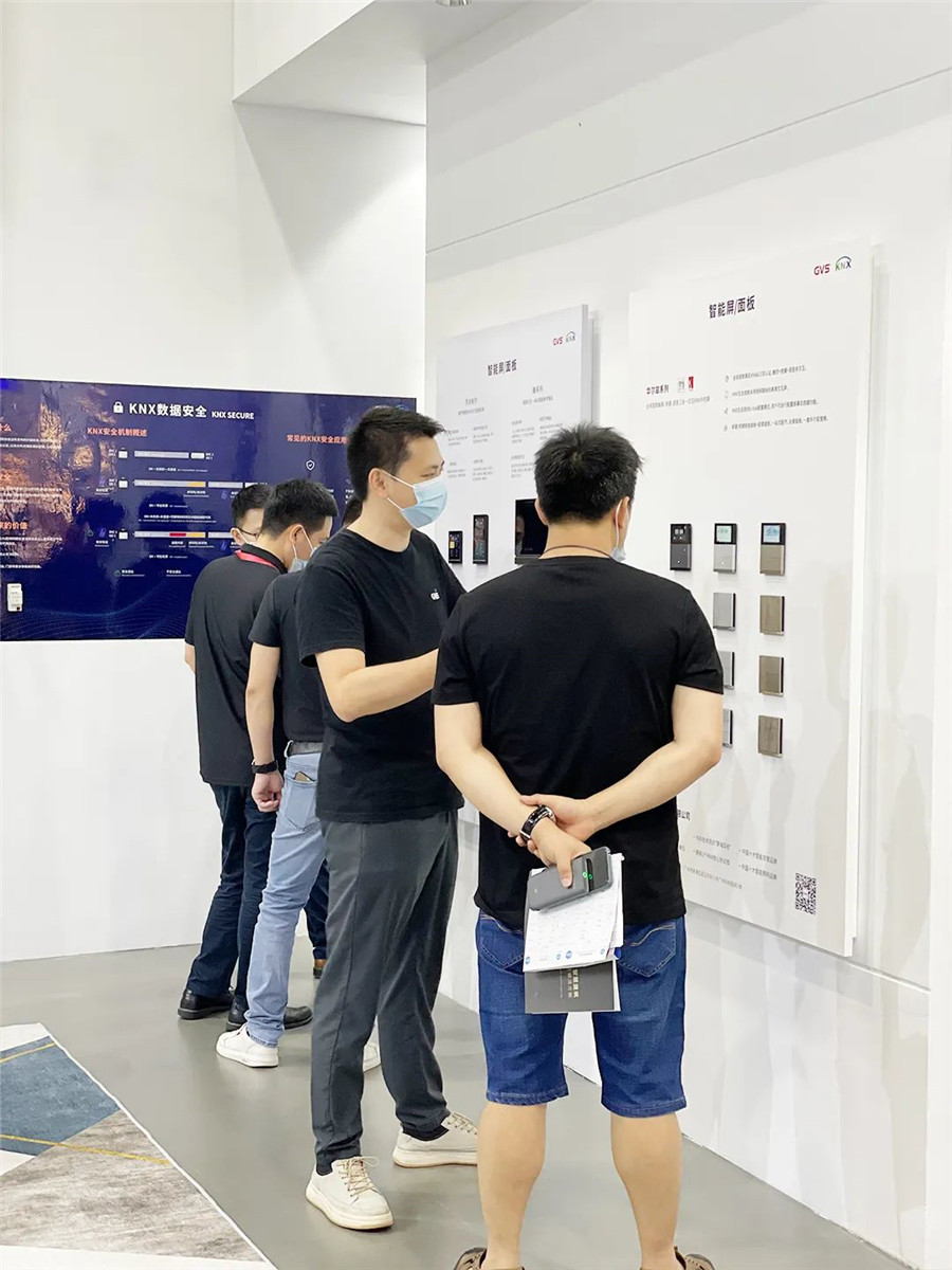 GVS于2022年全新發(fā)布的華爾茲系列智能語音面板、高級(jí)版M+O融合網(wǎng)關(guān)