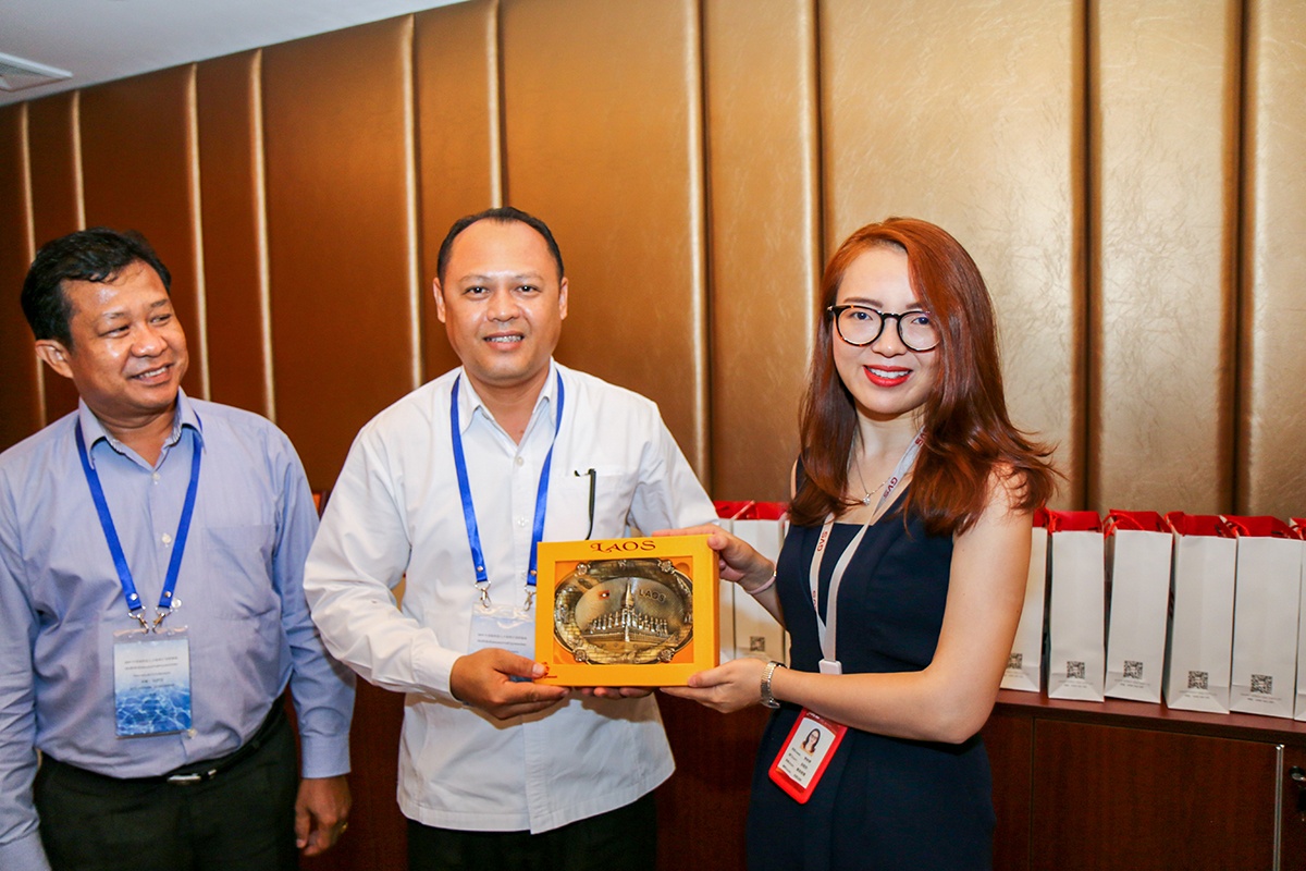 老撾科技人才培養(yǎng)計劃研修班代表團蒞臨GVS視聲參觀考察